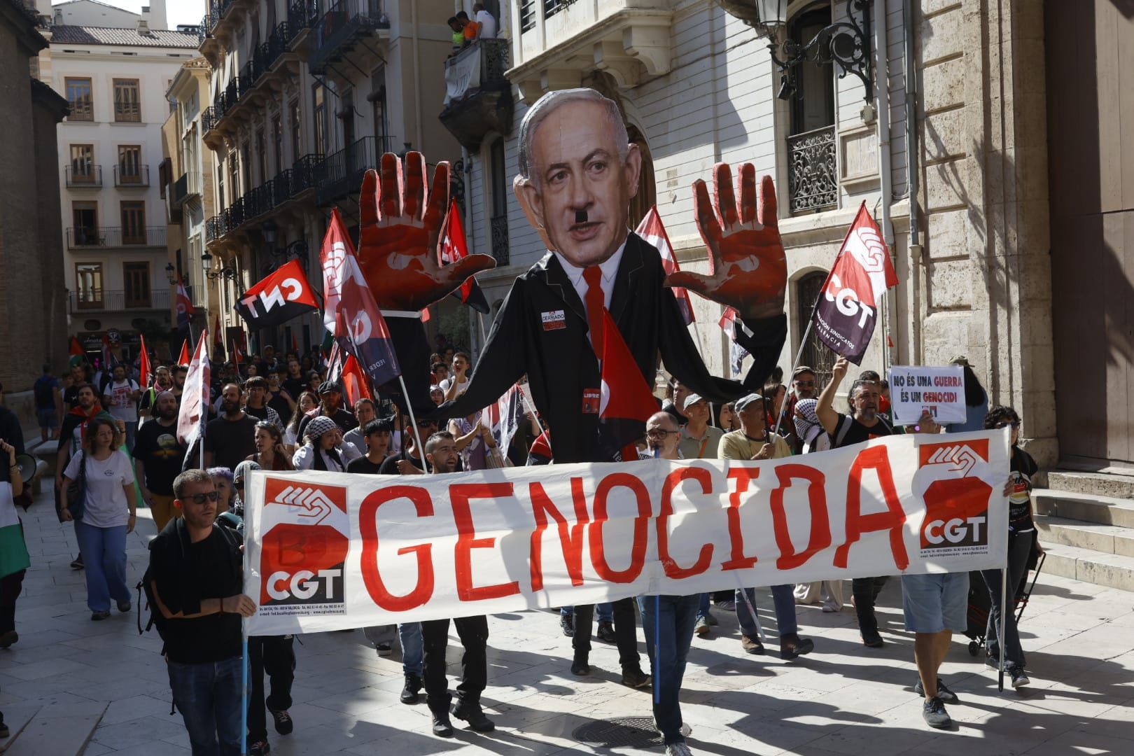 Fotos de la manifestación de estudiantes en apoyo a Palestina en Valencia