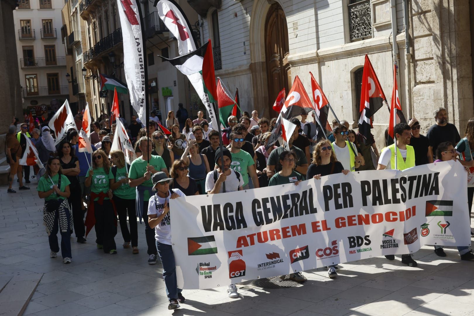 Fotos de la manifestación de estudiantes en apoyo a Palestina en Valencia