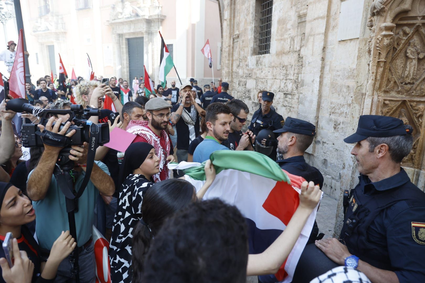 Fotos de la manifestación de estudiantes en apoyo a Palestina en Valencia
