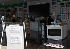 Una tienda el día del apagón general.