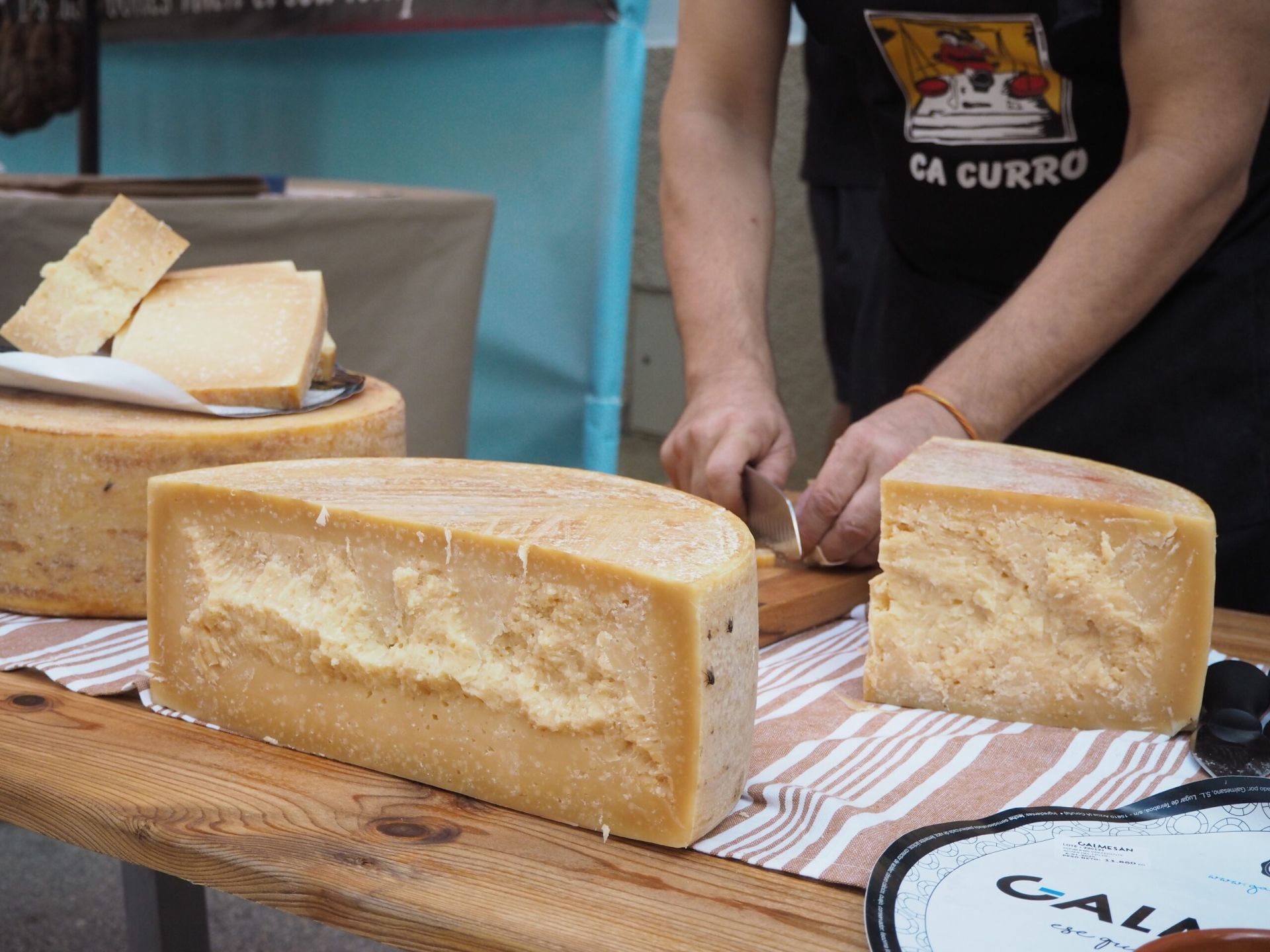 Imagen secundaria 1 - Embutidos, quesos y buñuelos estarán presentes en esta vigésima edición de la feria.
