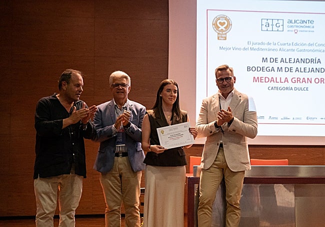 Entrega del galardón en Alicante Gastronómica 2025.