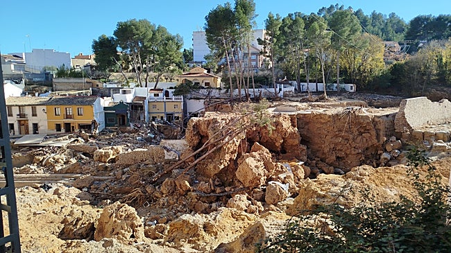 Imagen antes - San Isidro, destrozado desde el mirador que hay ahora en Ramón y Cajal.