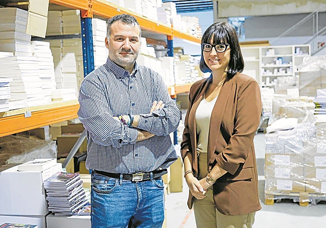 Quique Olmos y Paz Navarro, editores de Sargantana.