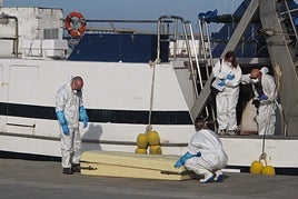 Imagen de archivo de uno de los cuerpos hallados en aguas de Dénia hace un par de años.
