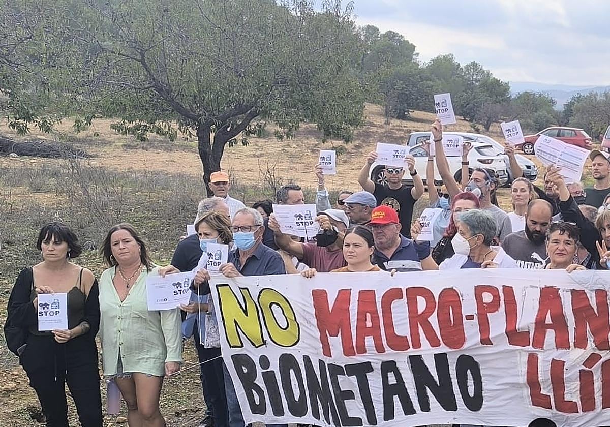 Vecinos contrarios al proyecto.