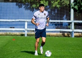 Alan Matturro, durante un entrenamiento del Levante.