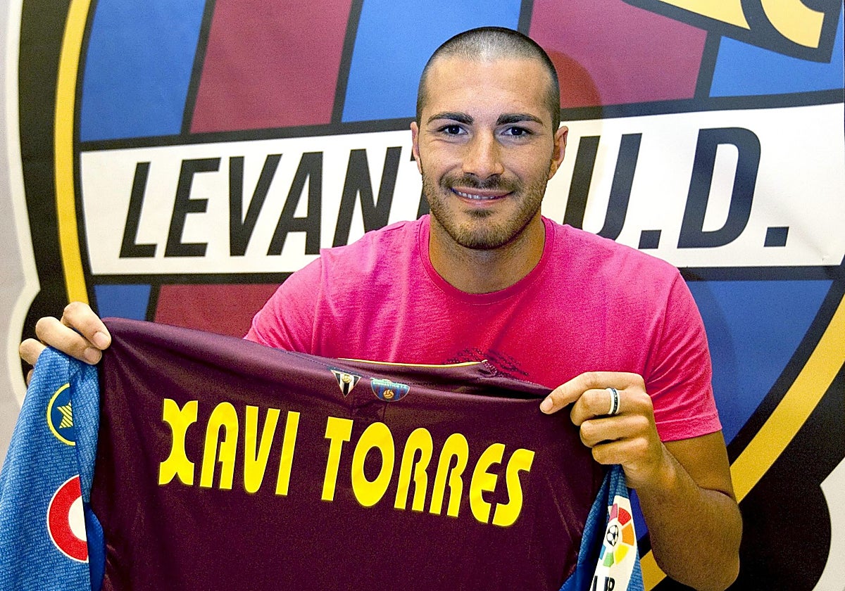 Xavi Torres, con la camiseta del Levante.