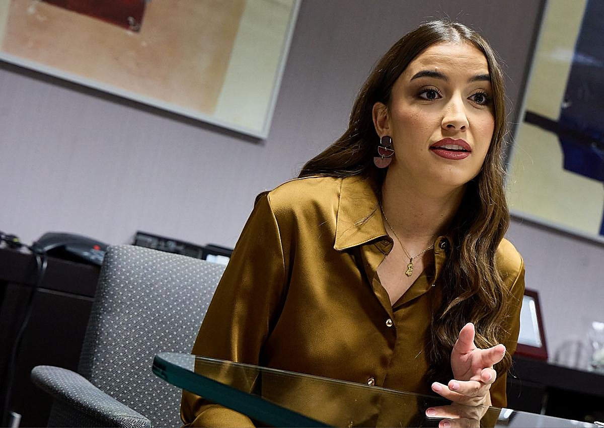 Imagen secundaria 1 - Carmen Prades, durante la entrevista en LAS PROVINCIAS.