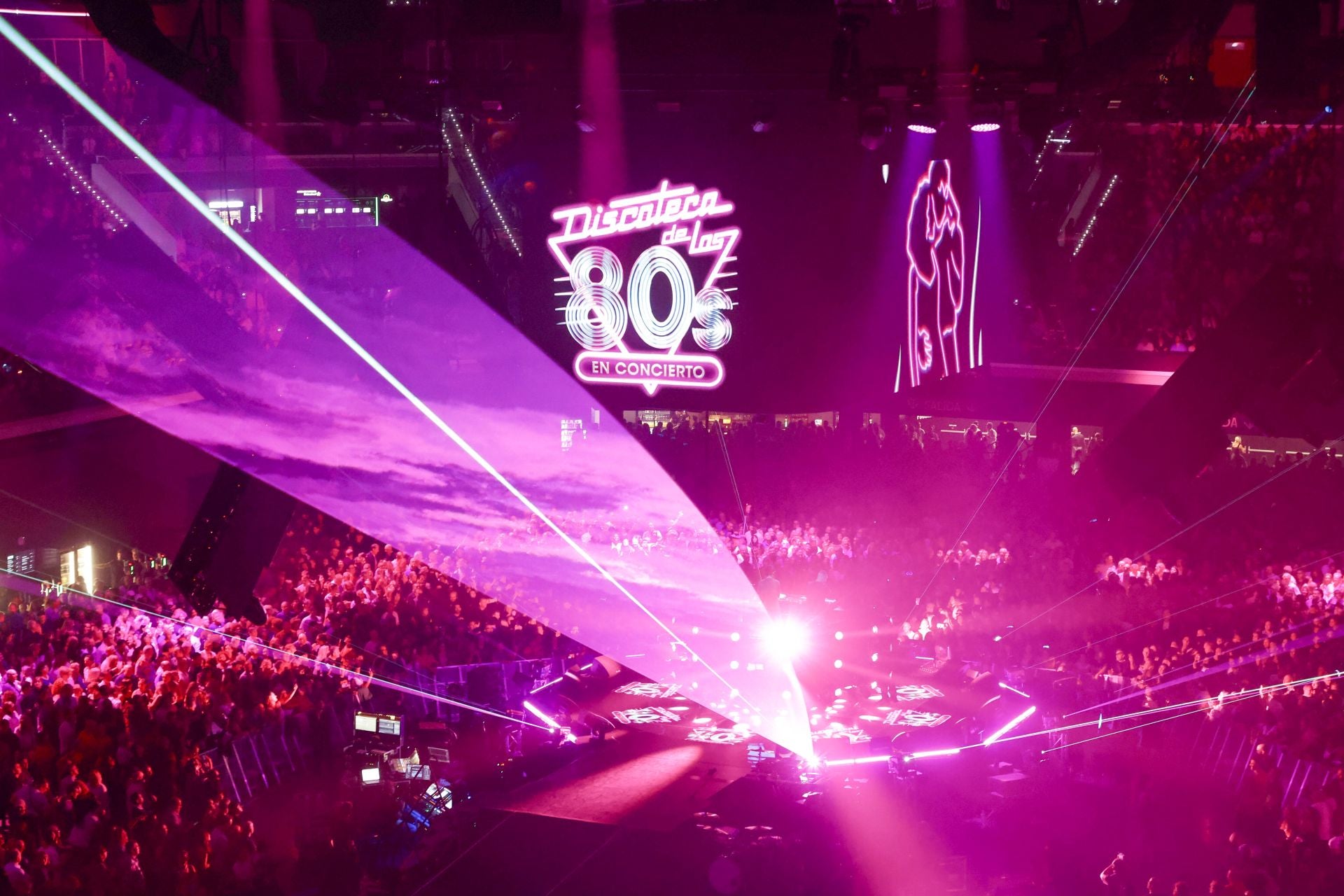 FOTOS | El Roig Arena celebra Discoteca de los 80 con Samantha Fox