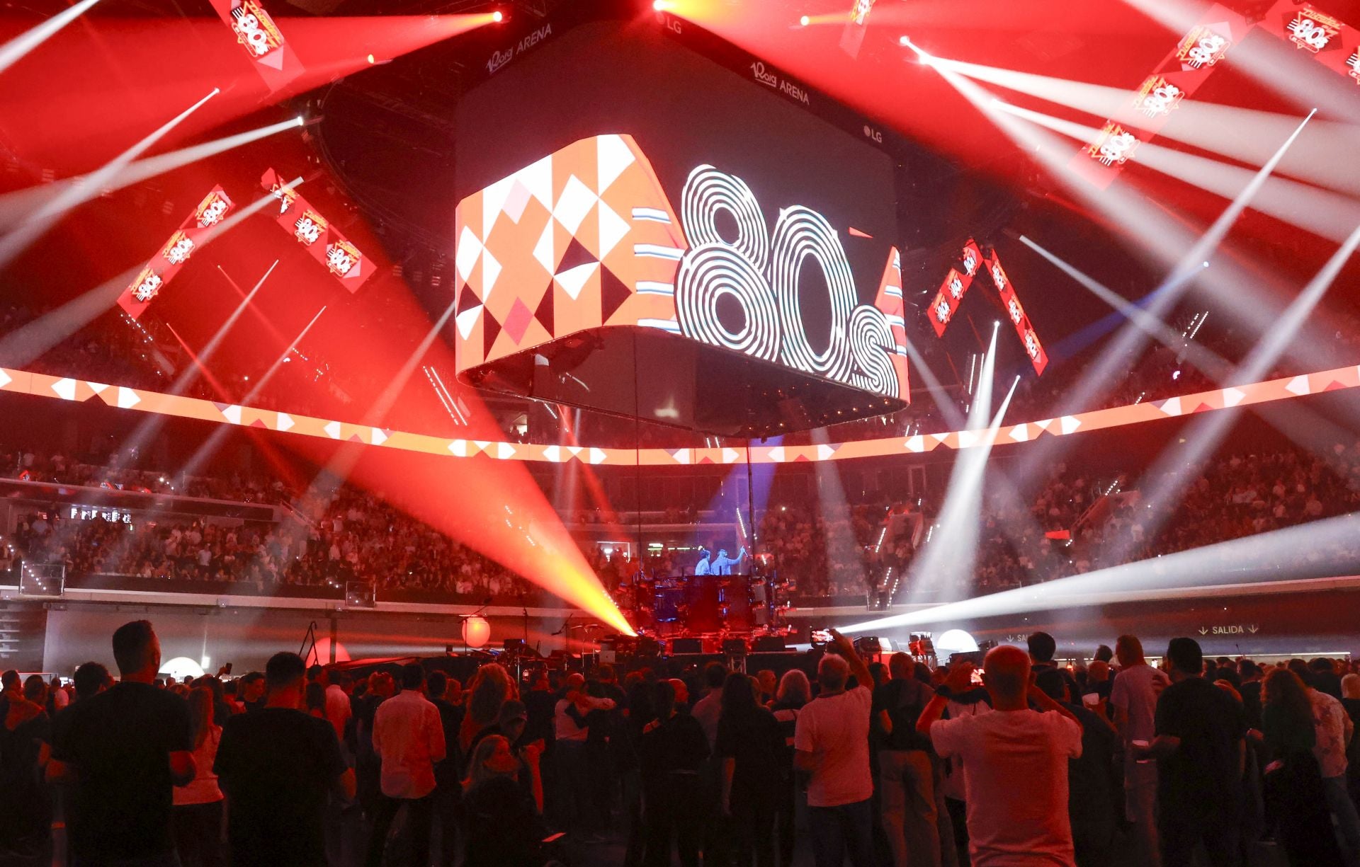 FOTOS | El Roig Arena celebra Discoteca de los 80 con Samantha Fox