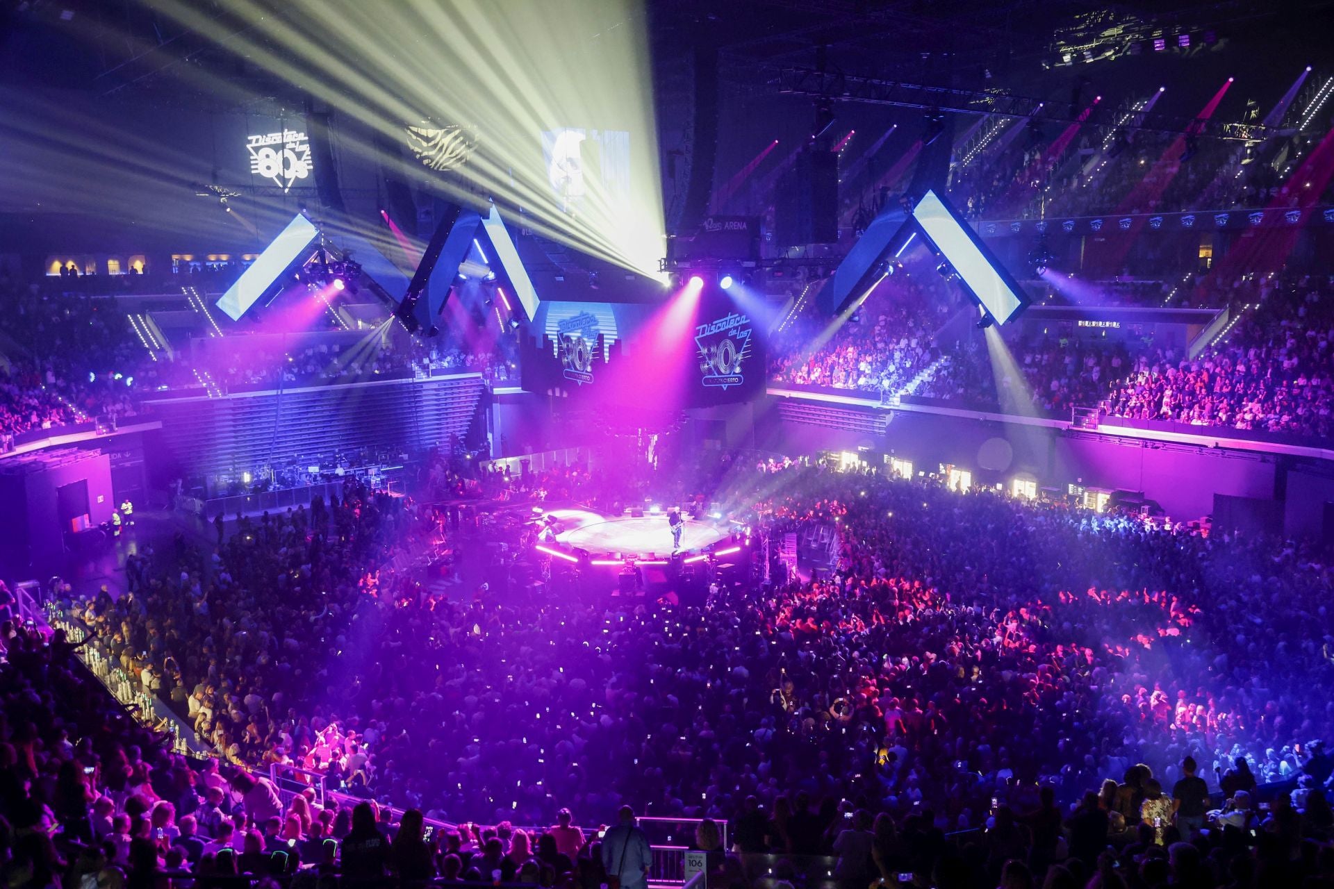 FOTOS | El Roig Arena celebra Discoteca de los 80 con Samantha Fox