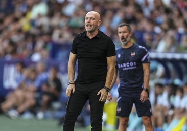 Calero, frente a los colores que le catapultaron