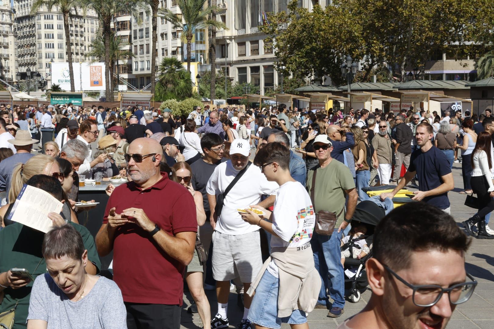 Fotos del festival Tastarros en la plaza del Ayuntamiento de Valencia