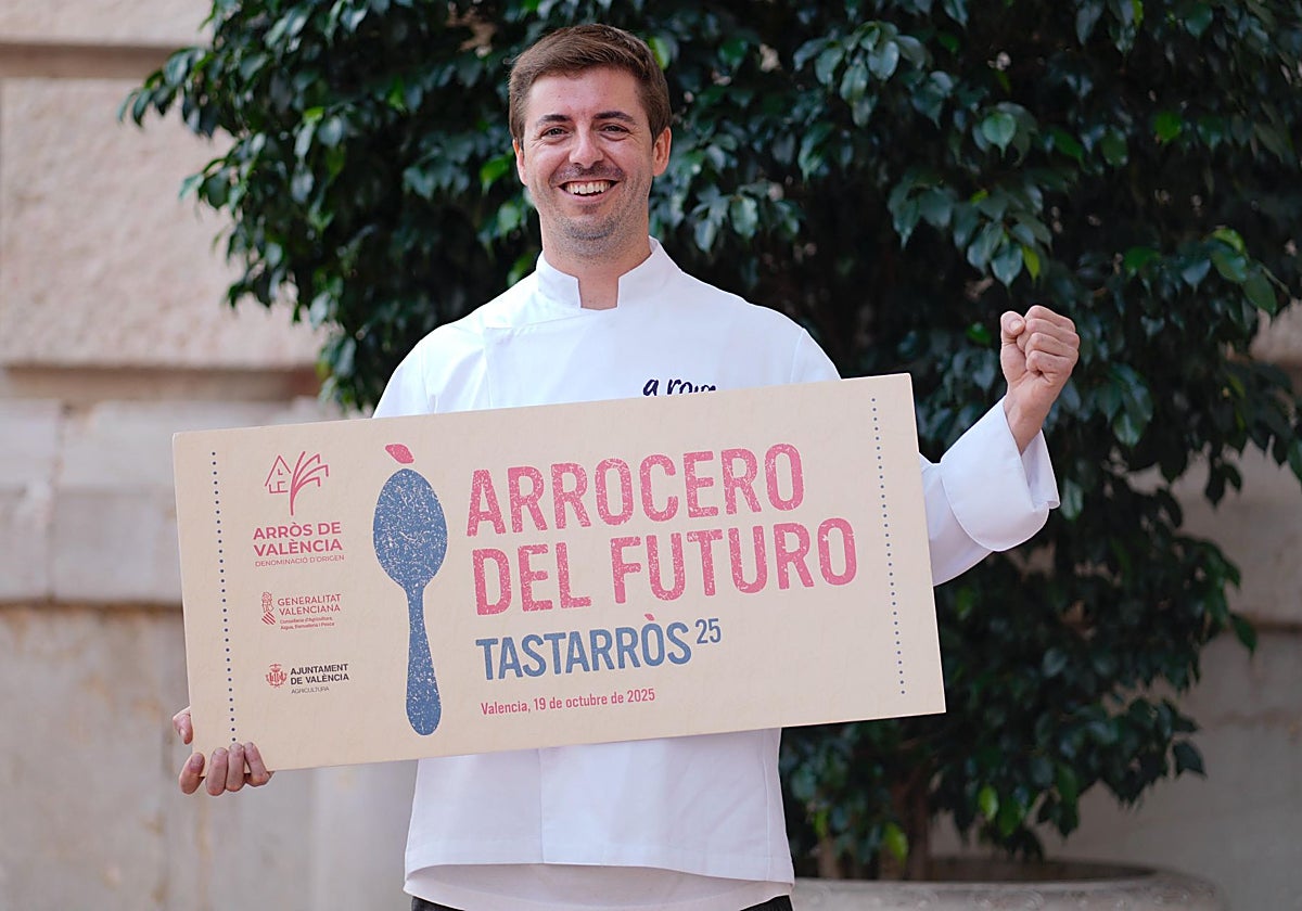 Arturo Roig, feliz con el reconocimiento de Tastarròs como Arrocero del Futuro, hoy, en Valencia.