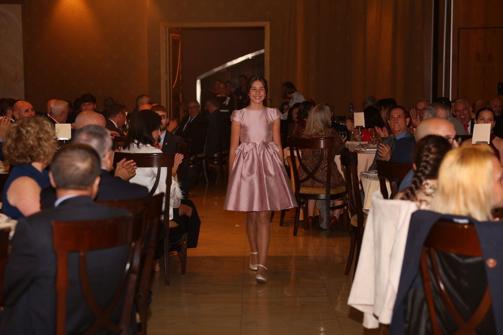 La despedida de las falleras mayores de Valencia 2025 y sus cortes de honor, en imágenes