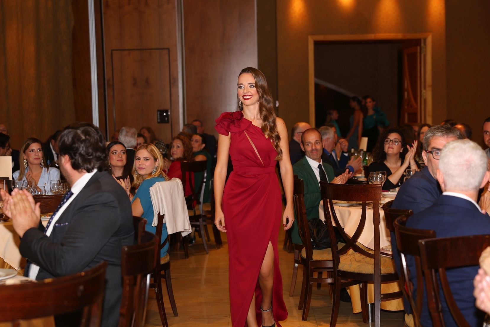 La despedida de las falleras mayores de Valencia 2025 y sus cortes de honor, en imágenes