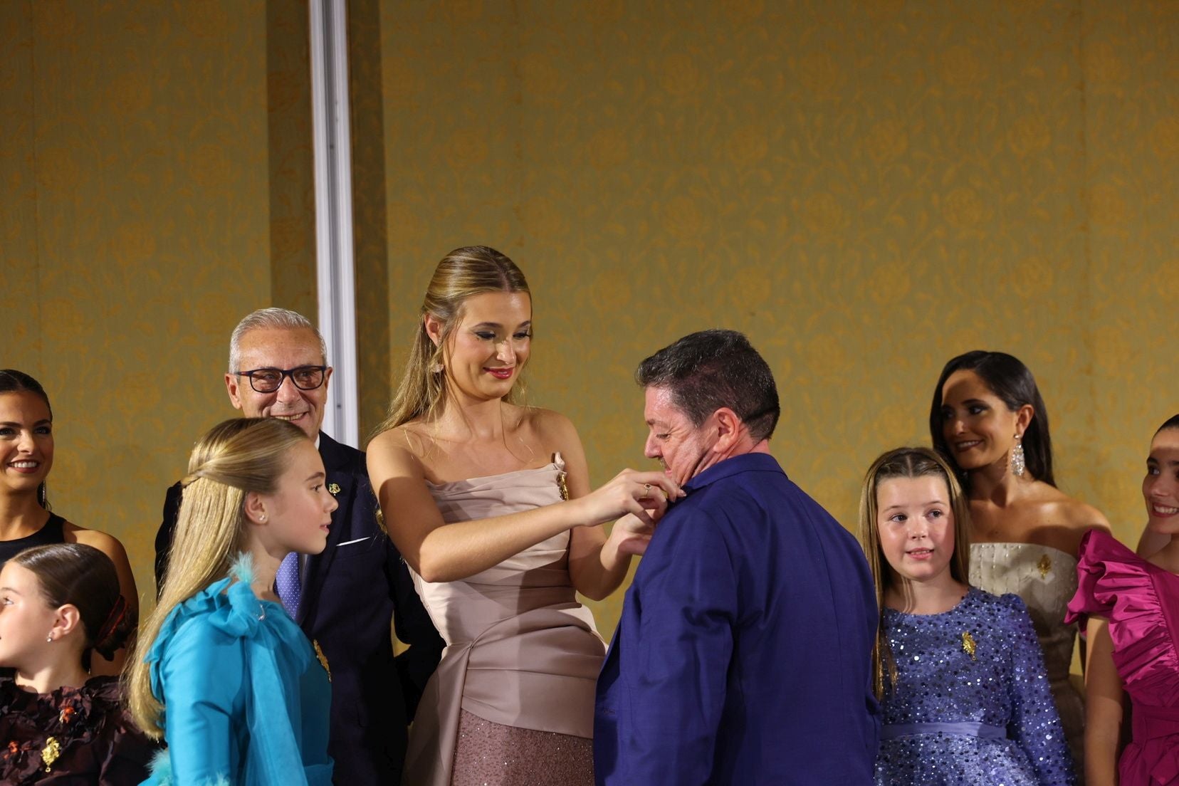 La despedida de las falleras mayores de Valencia 2025 y sus cortes de honor, en imágenes