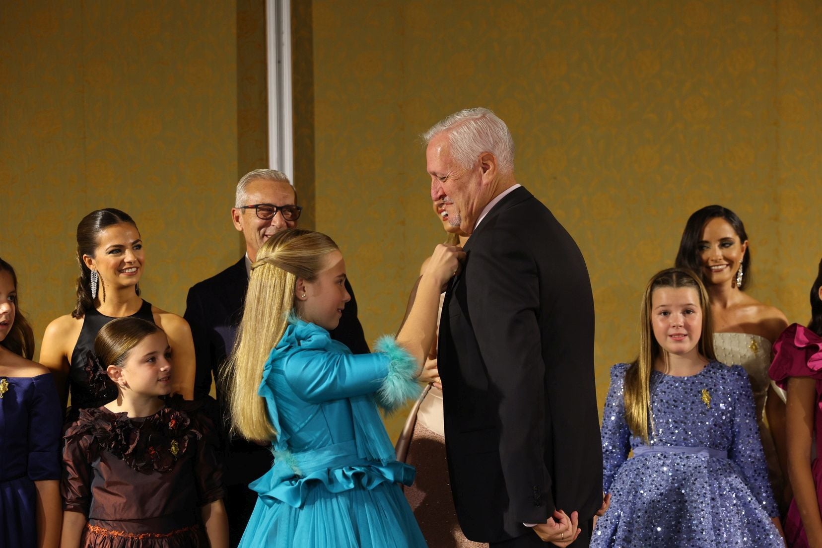 La despedida de las falleras mayores de Valencia 2025 y sus cortes de honor, en imágenes