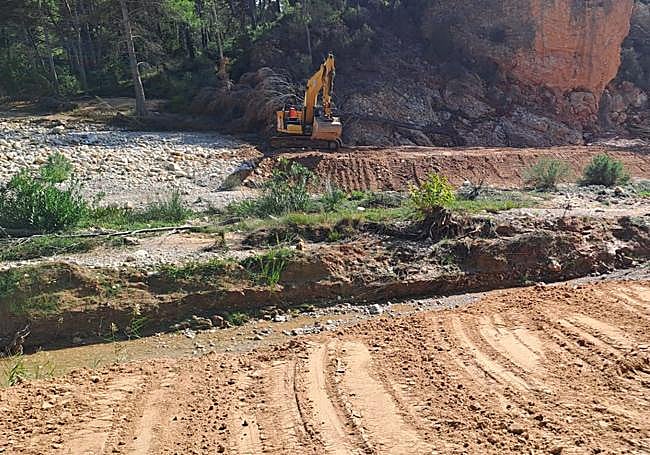 Reconstrucción de una carretera en Yátova.