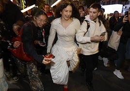 Rosalía anuncia su nuevo disco 'Lux' y la lía en Madrid