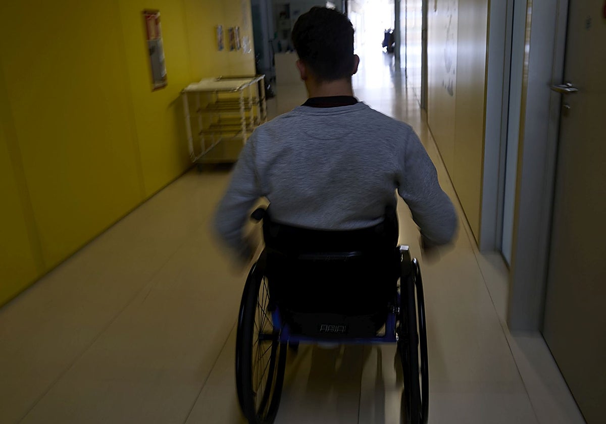 Un paciente parapléjico en un hospital.