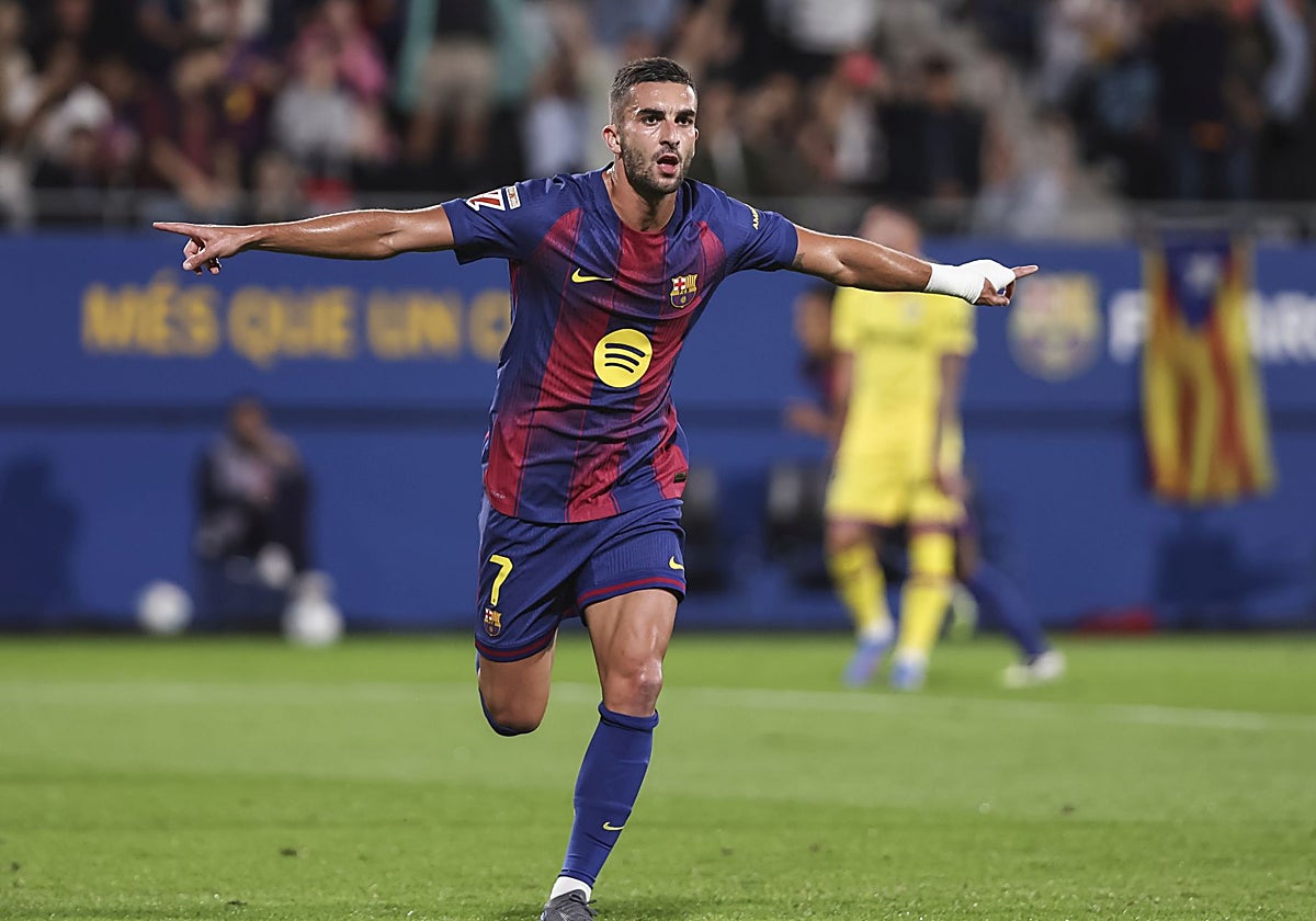 Ferran Torres celebra un gol con el Barça.