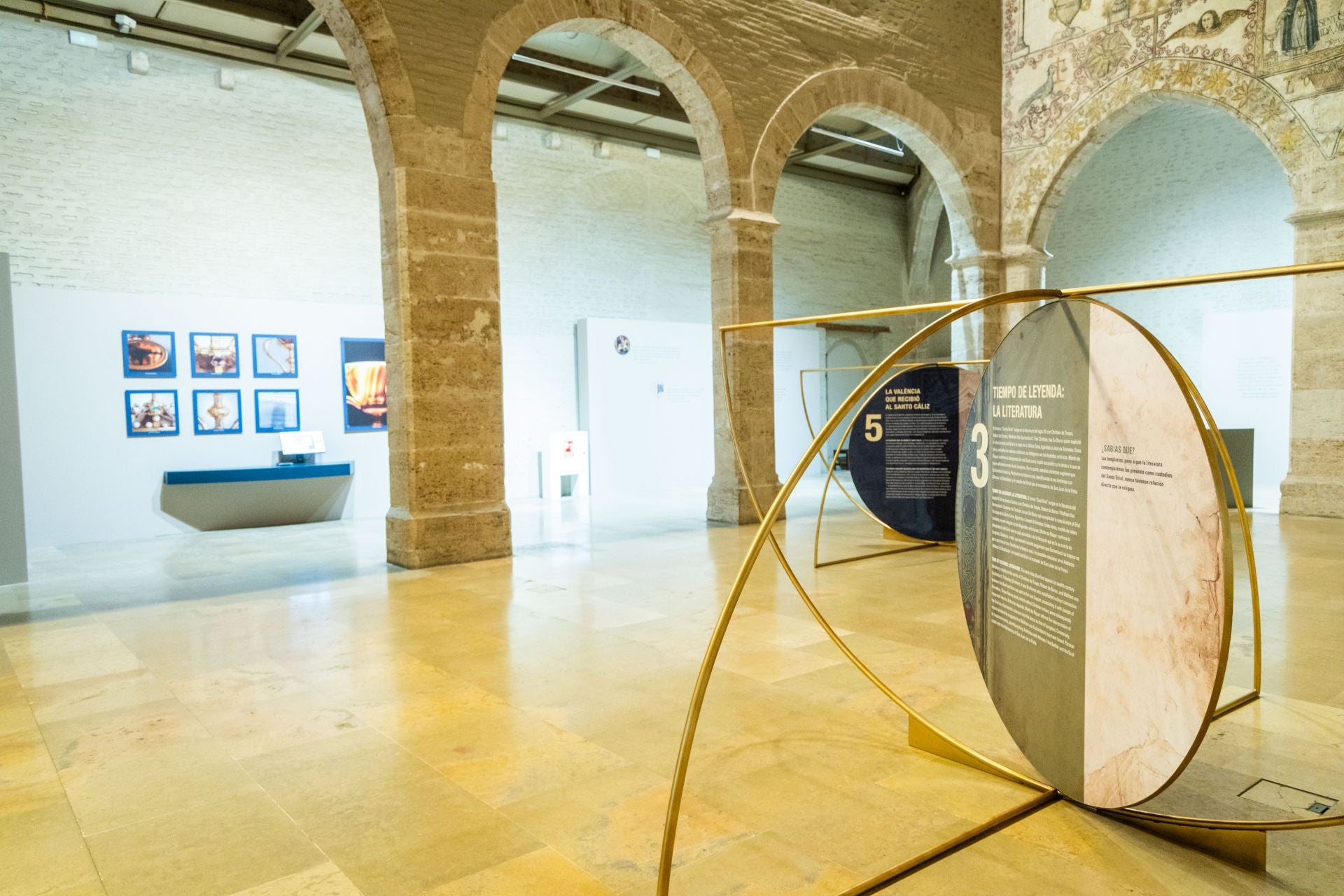 Fotos del centro de recepción de visitantes del Santo Cáliz en el Almudín de Valencia