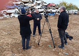 Un momento del rodaje, cuando tadavía no se habían retirado los coches.