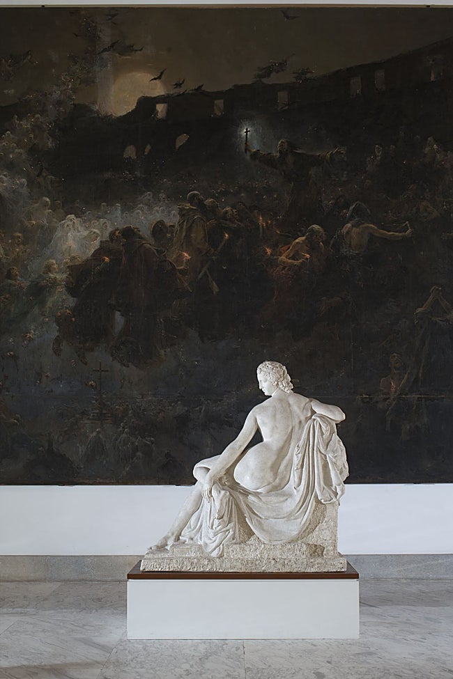 Imagen de la portada del libro en la que se muestra la unión de la pintura y la escultura.