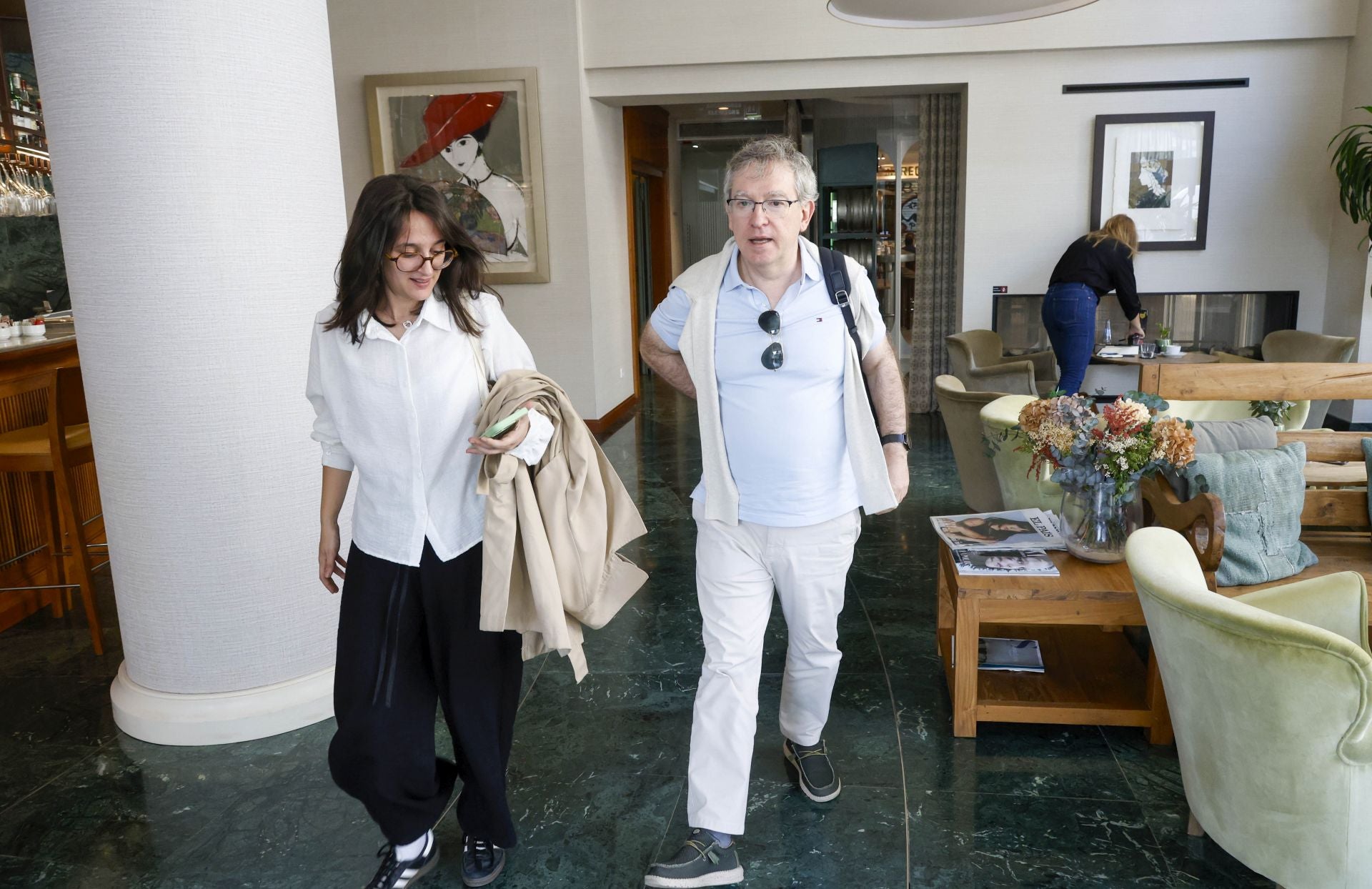 Imagen secundaria 2 - De la dana a Juan del Val y a la renuncia de Ferran Torrent sin olvidar a Julio César, el maratón imposible de Santiago Posteguillo