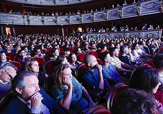 Aspecto del Teatro Principal durante la gala.