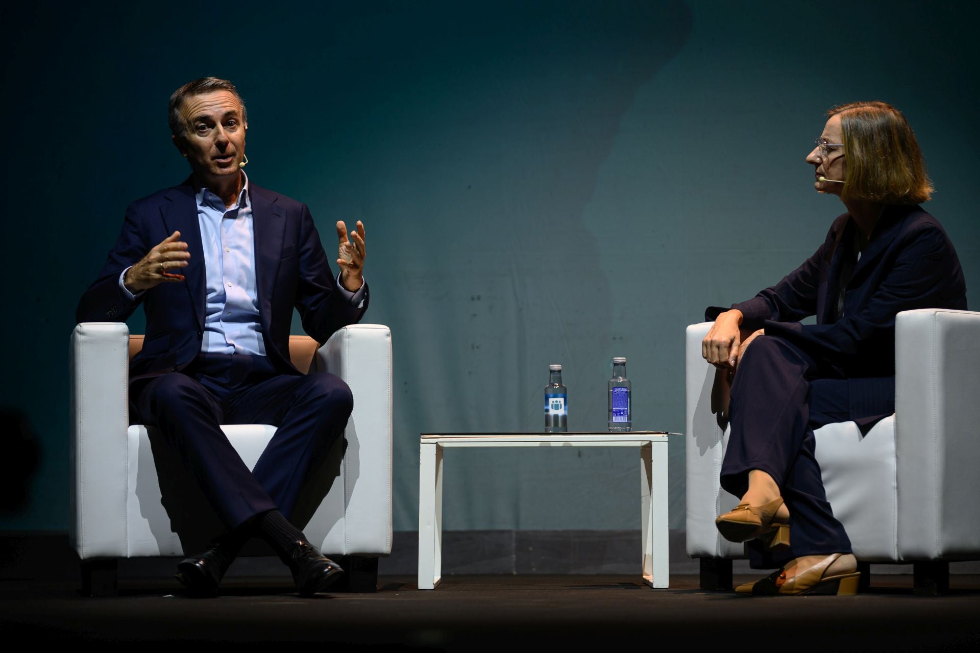 Enrique Polo de Lara, vicepresidente de Salesforce España, y Mercedes Aranda, de Cajamar.