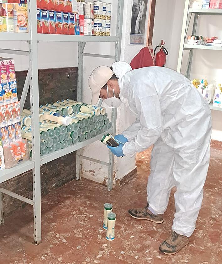 Imagen secundaria 2 - El voluntario que encontró su hogar en una oenegé