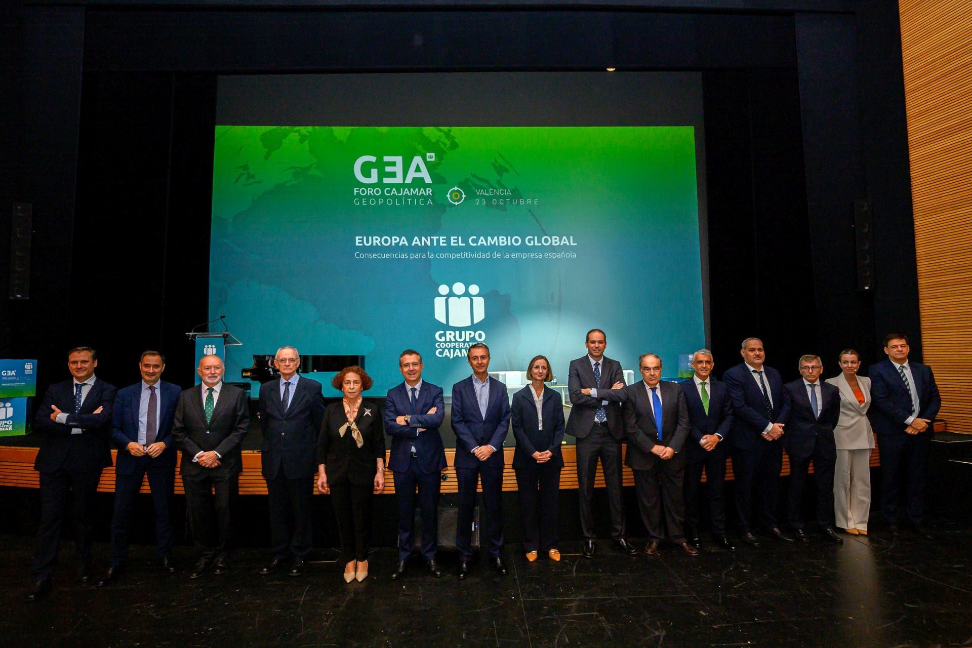 Participantes en el programa del Foro Cajamar de Geopolítica celebrado ayer jueves en el Palau Reina Sofia de Valencia.