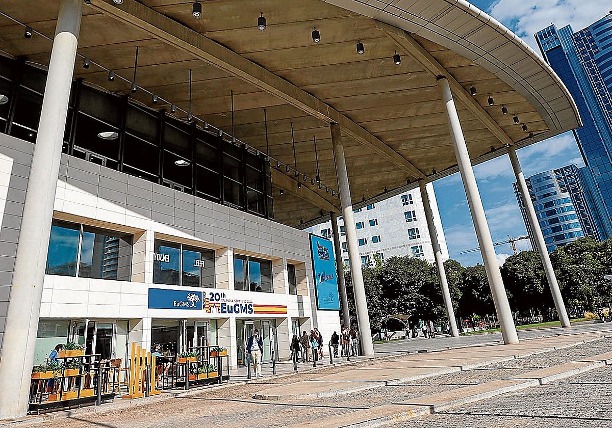 Fachada principal del Palacio de Congresos de Valencia.