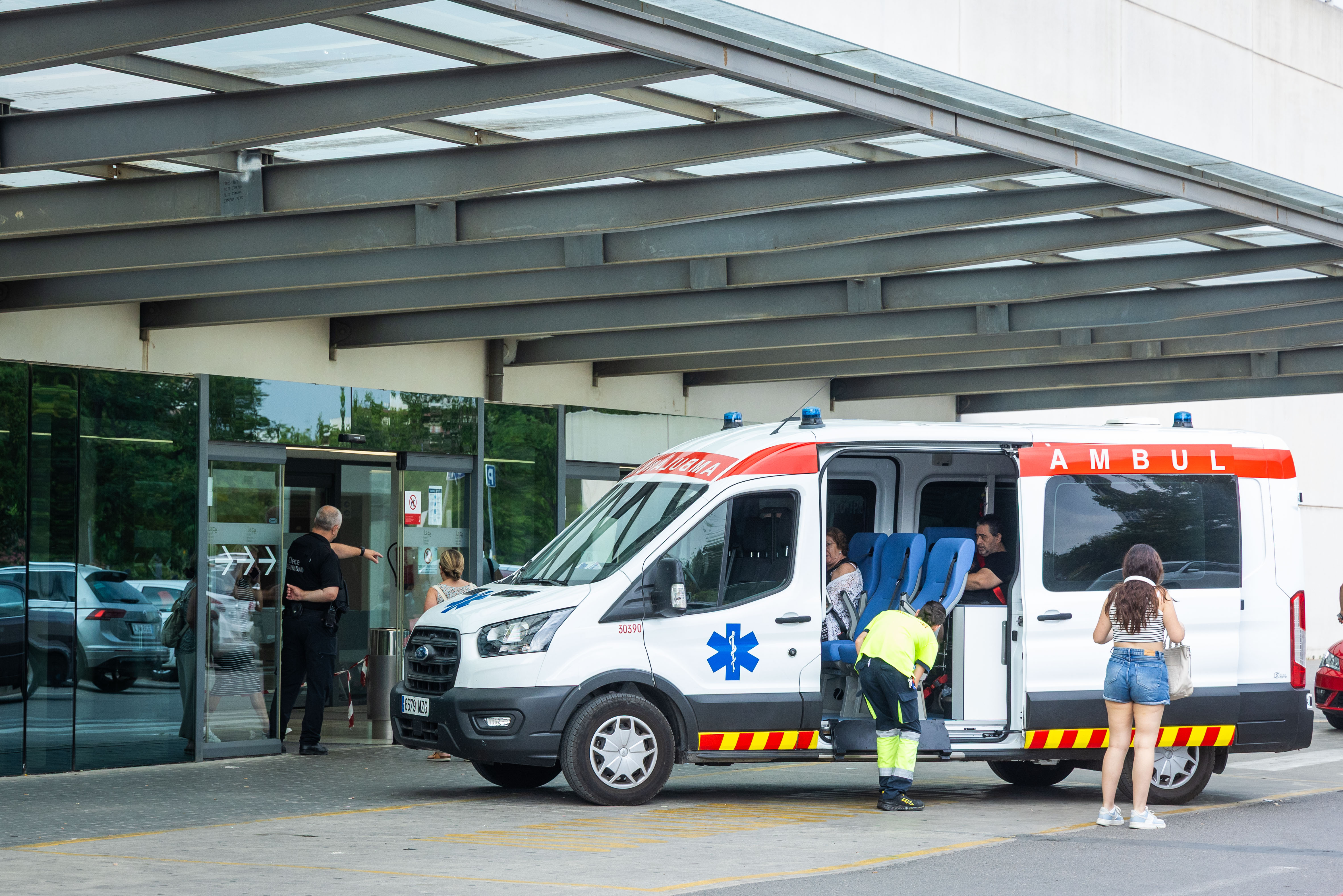 Entrada al hospital La Fe de Valencia.