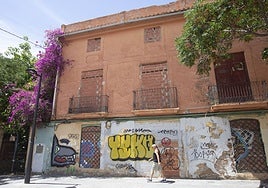 Edifricio que se va a rehabilitar, en la calle Asturias.