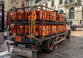 Reparto de bombonas de butano, en una imagen de archivo.