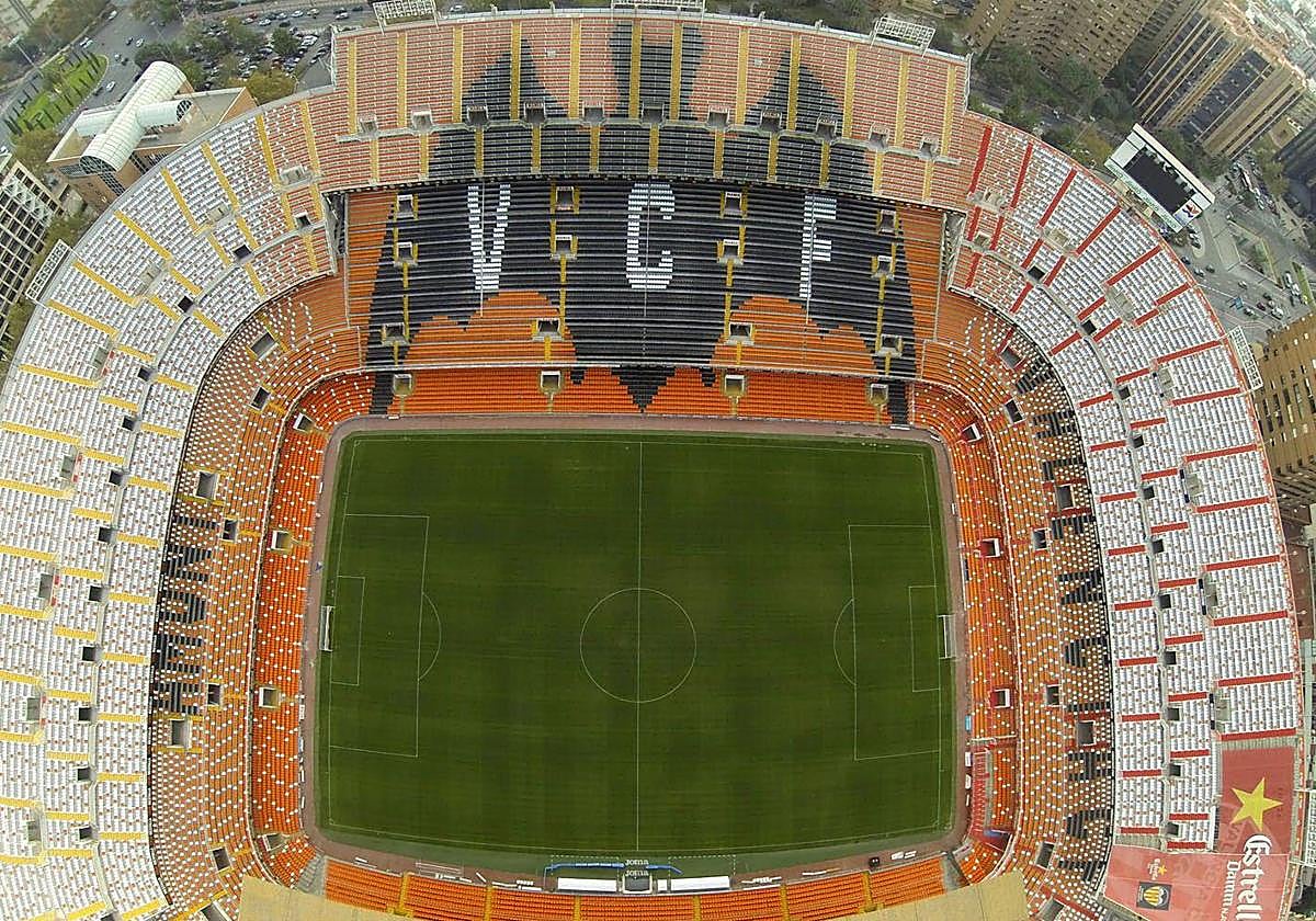 Mestalla, en una imagen de archivo a vista de pájaro, tras su última reforma.
