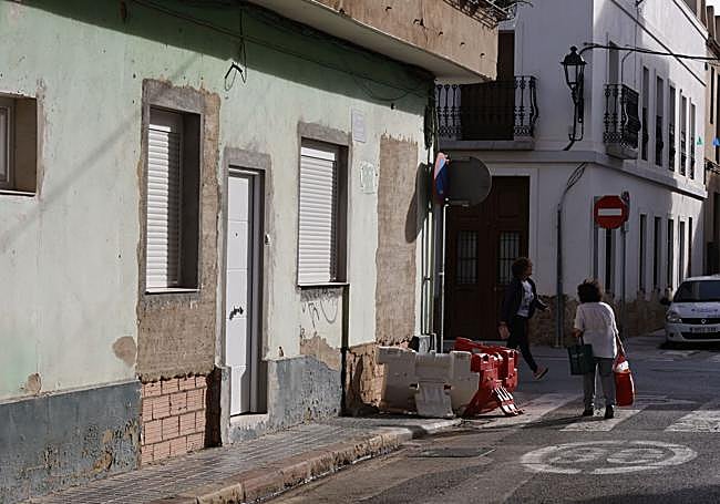 Calle en reconstrucción en La Torre.