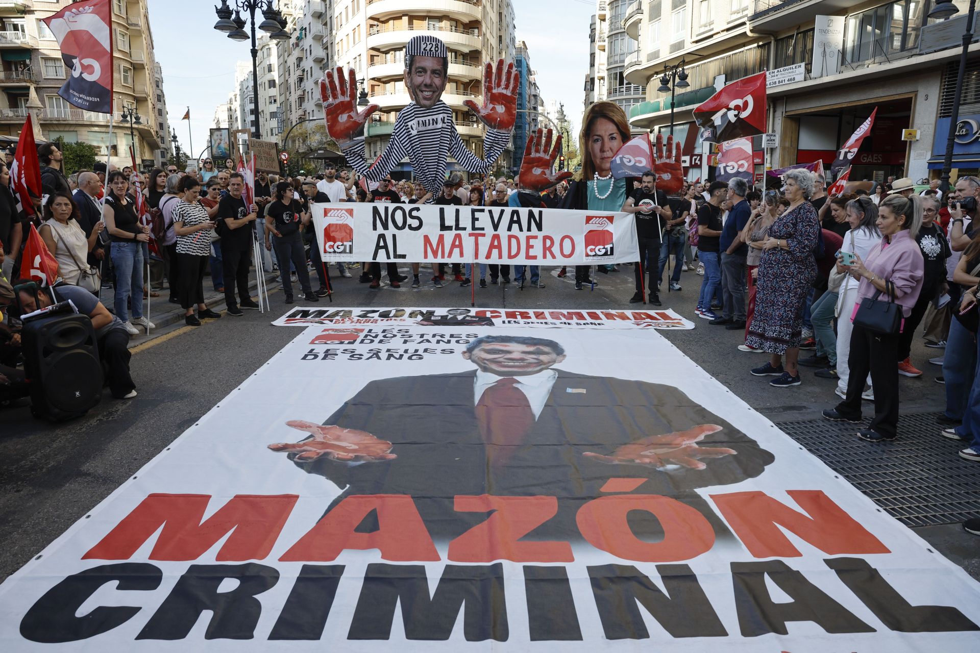 Fotos de la manifestación en recuerdo de las víctimas de la dana en el primer aniversario
