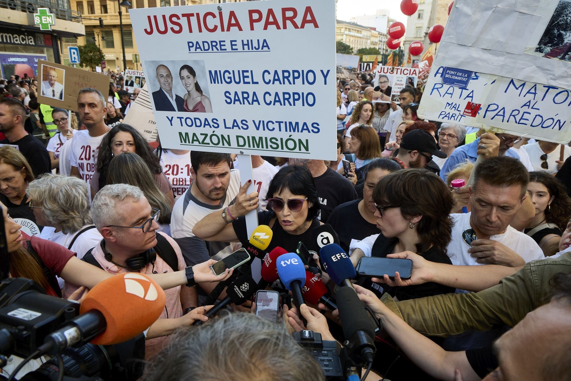 Fotos de la manifestación en recuerdo de las víctimas de la dana en el primer aniversario
