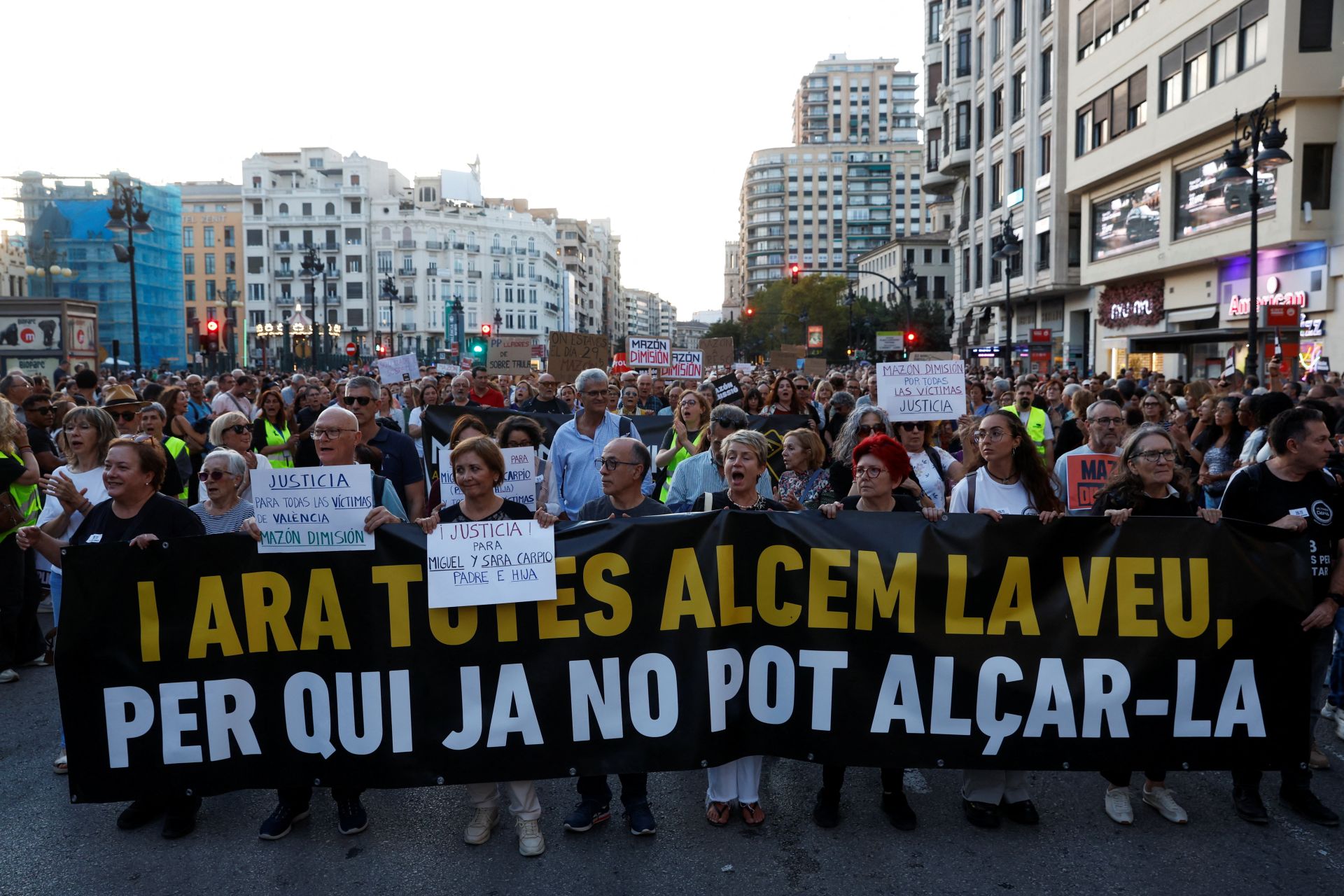 Fotos de la manifestación en recuerdo de las víctimas de la dana en el primer aniversario