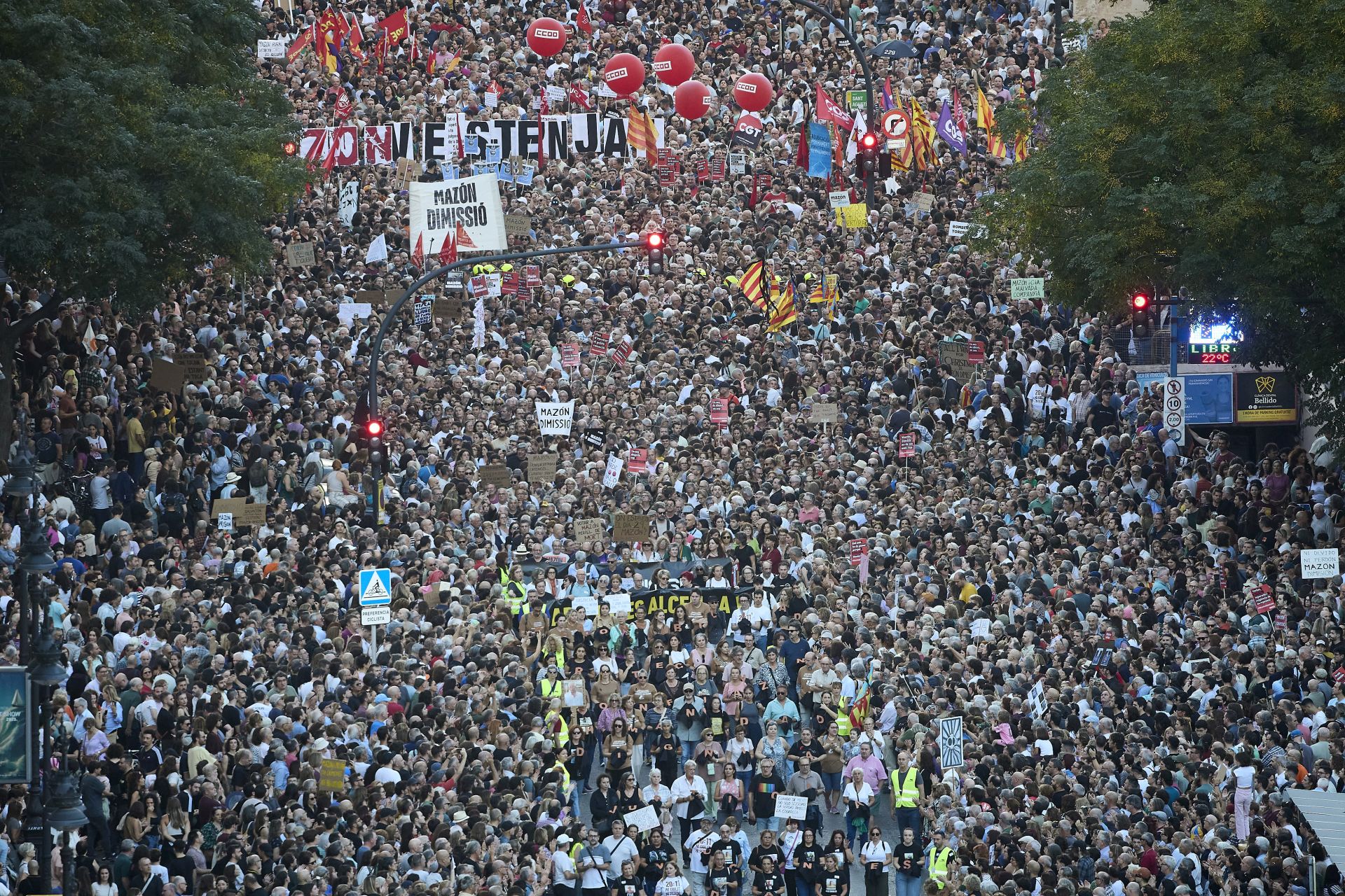 Fotos de la manifestación en recuerdo de las víctimas de la dana en el primer aniversario