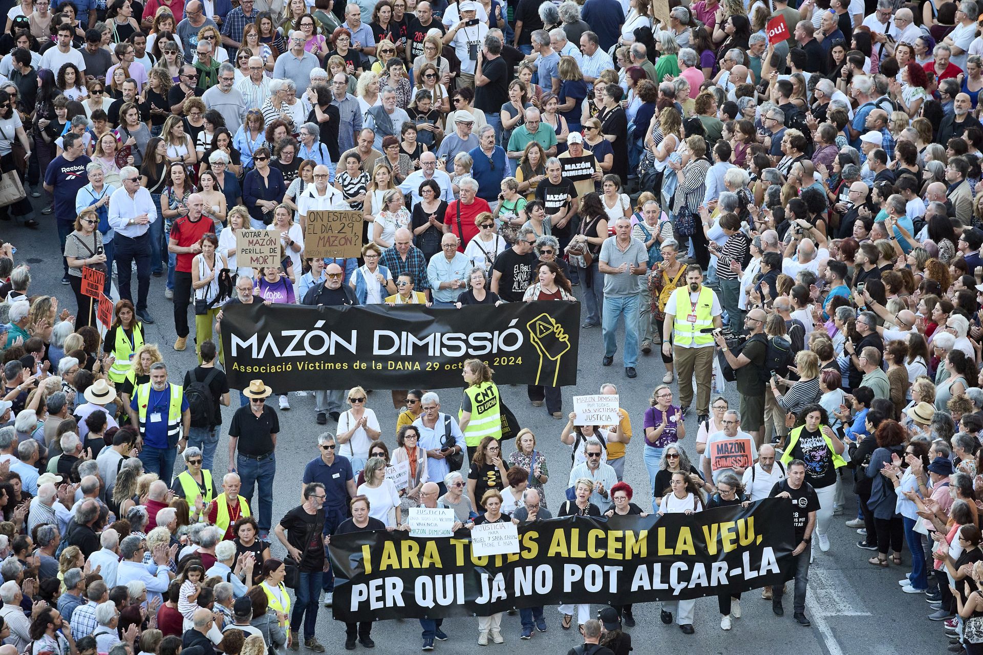 Fotos de la manifestación en recuerdo de las víctimas de la dana en el primer aniversario