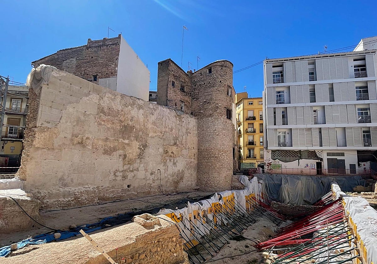 Obras de rehabilitación de la muralla islámica de Valencia.