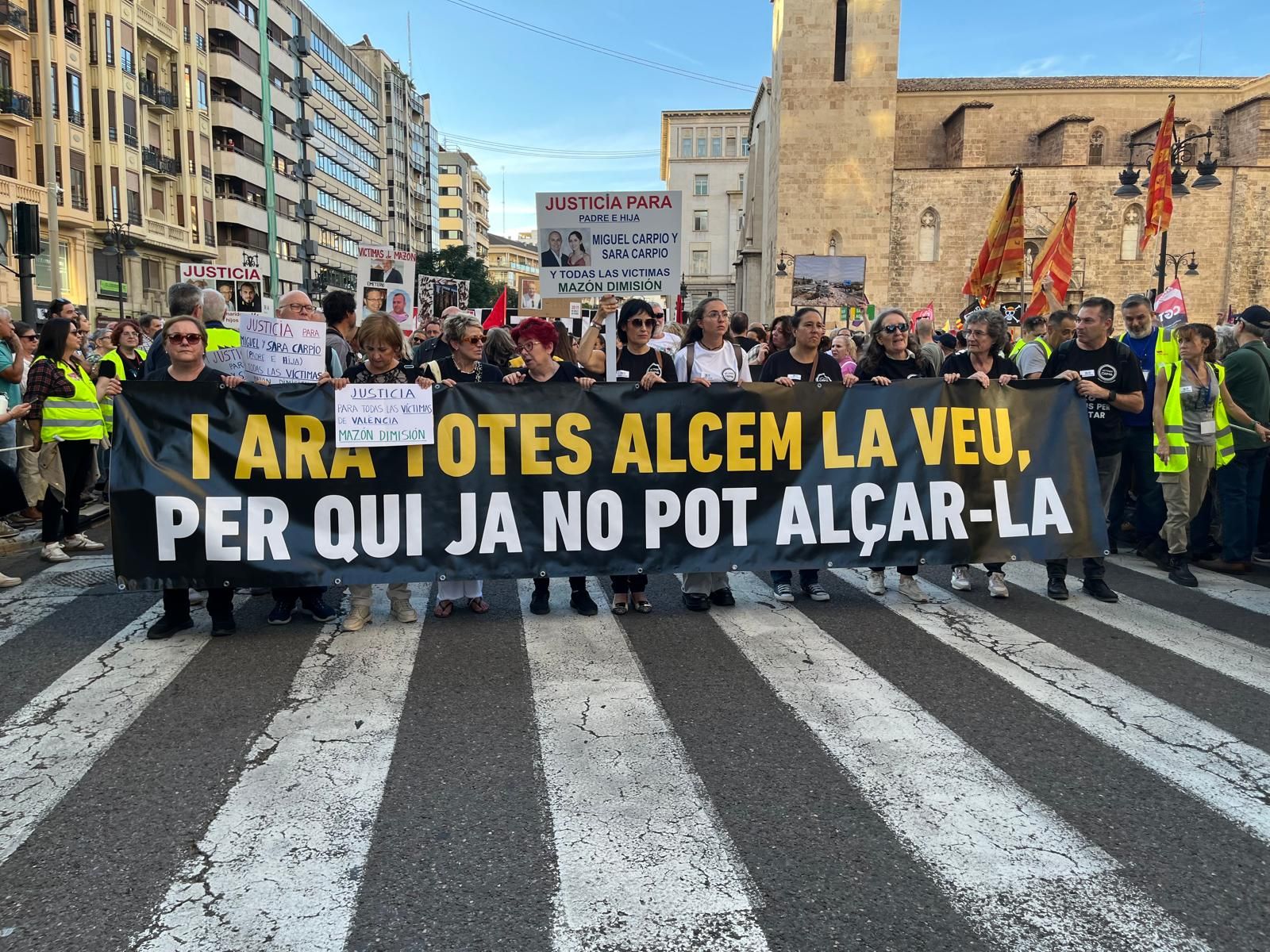Fotos de la manifestación en recuerdo de las víctimas de la dana en el primer aniversario
