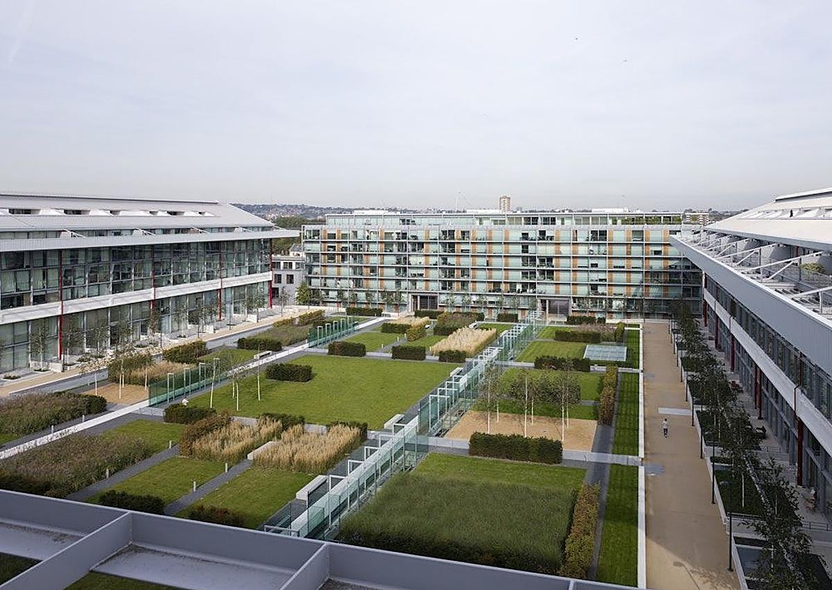 Imagen secundaria 1 - El futuro que le espera a Mestalla