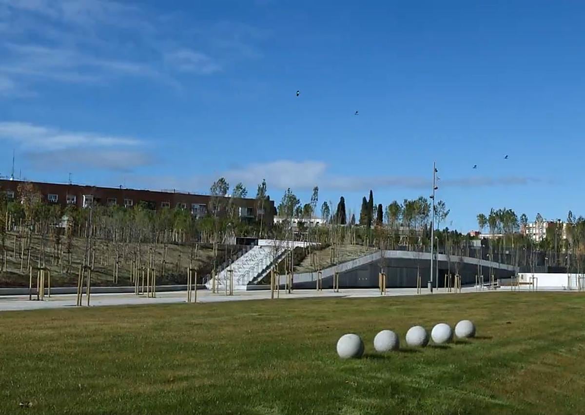 Imagen secundaria 1 - El futuro que le espera a Mestalla